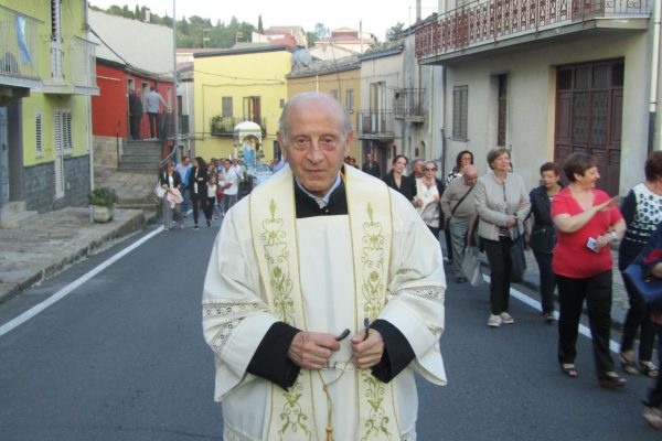Don Nunzio Vasta da quasi 20 anni guida con tanto amore la comunità di Cesarò.